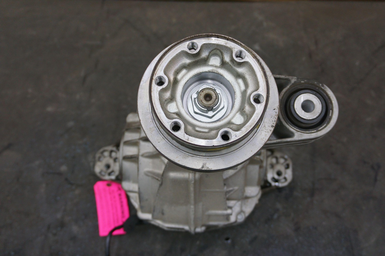 Rear Axle Differential Carrier 670037685 OEM Maserati Levante 2017+