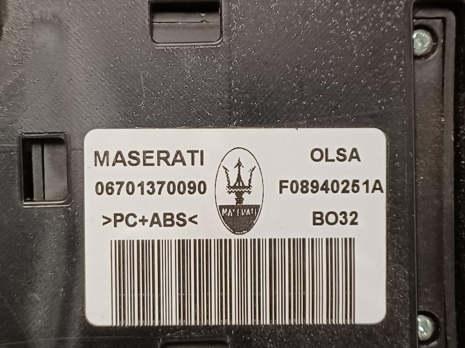 Used Center Console fits: 2020 Maserati LEVANTE  Grade B