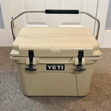 YETI ROADIE 20 TAN HARD COOLER