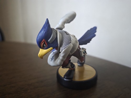 Falco Nintendo Amiibo - Super Smash Brothers - Picture 2 of 2