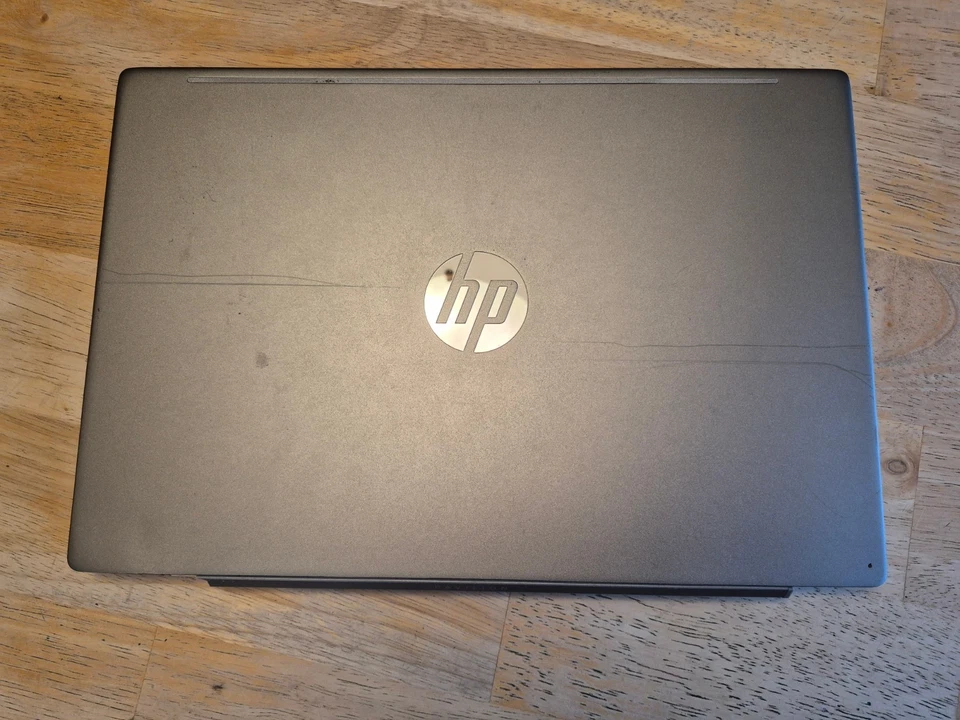 Portátil HP Pavilion 13.3" FHD UHD Gráficos 620 i5-8265U 8GB 256GB Win 10H Plateado Foto 3 de 4