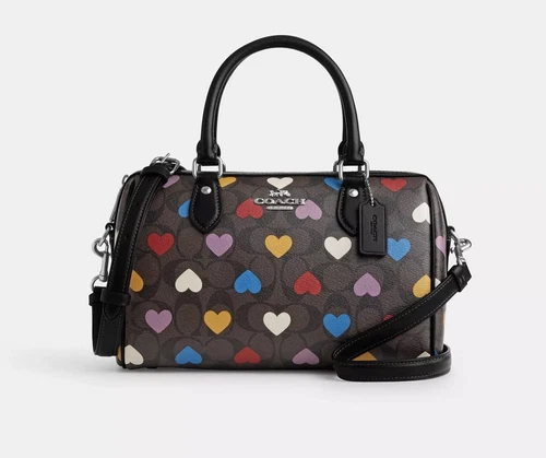 ☂️?Borsa a tracolla Coach Rowan in tela firmata con stampa cuore CP109 nuova con etichette