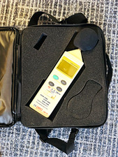 Fenel FSM 130+ Sound Level Meter dB Meter 35-130 dB ±1.5 dB Carry Case