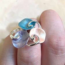 Pastel Calla Lily Statement Stretch Ring – Silver‑Tone Enamel Gift