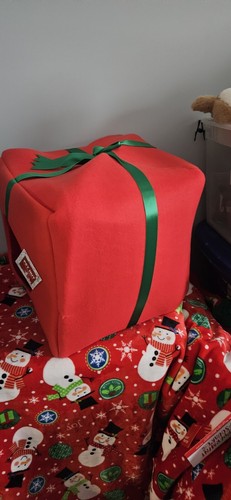 Christmas Pet Hut cat Or Dog hut dog hut 13" x 13" x 13" NWT - 第 5/5 張圖片