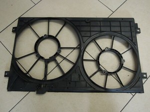 Lüfterzarge f. Kühlerlüfter Kühler 1K0121207 VW / Audi #114