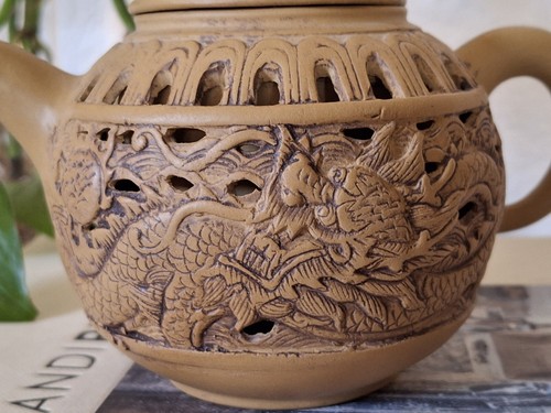 Handmade Chinese Yixing Zisha Dragon Carved Small Teapot with Mark - Picture 8 of 8