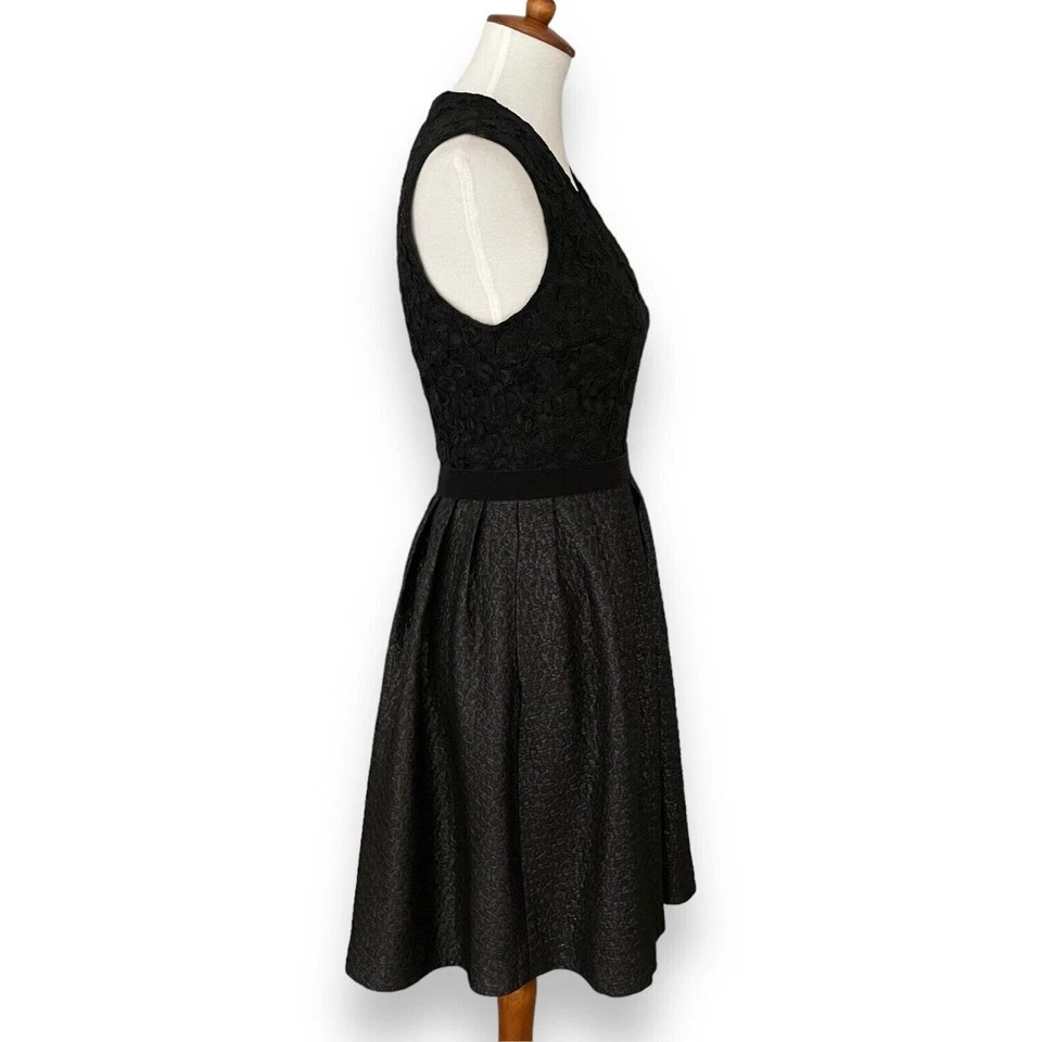Vestido Monique Lhuillier Negro Ajuste y Acampanado Regina Encaje Cuello en V Metálico Talla 6 Foto 4 de 4