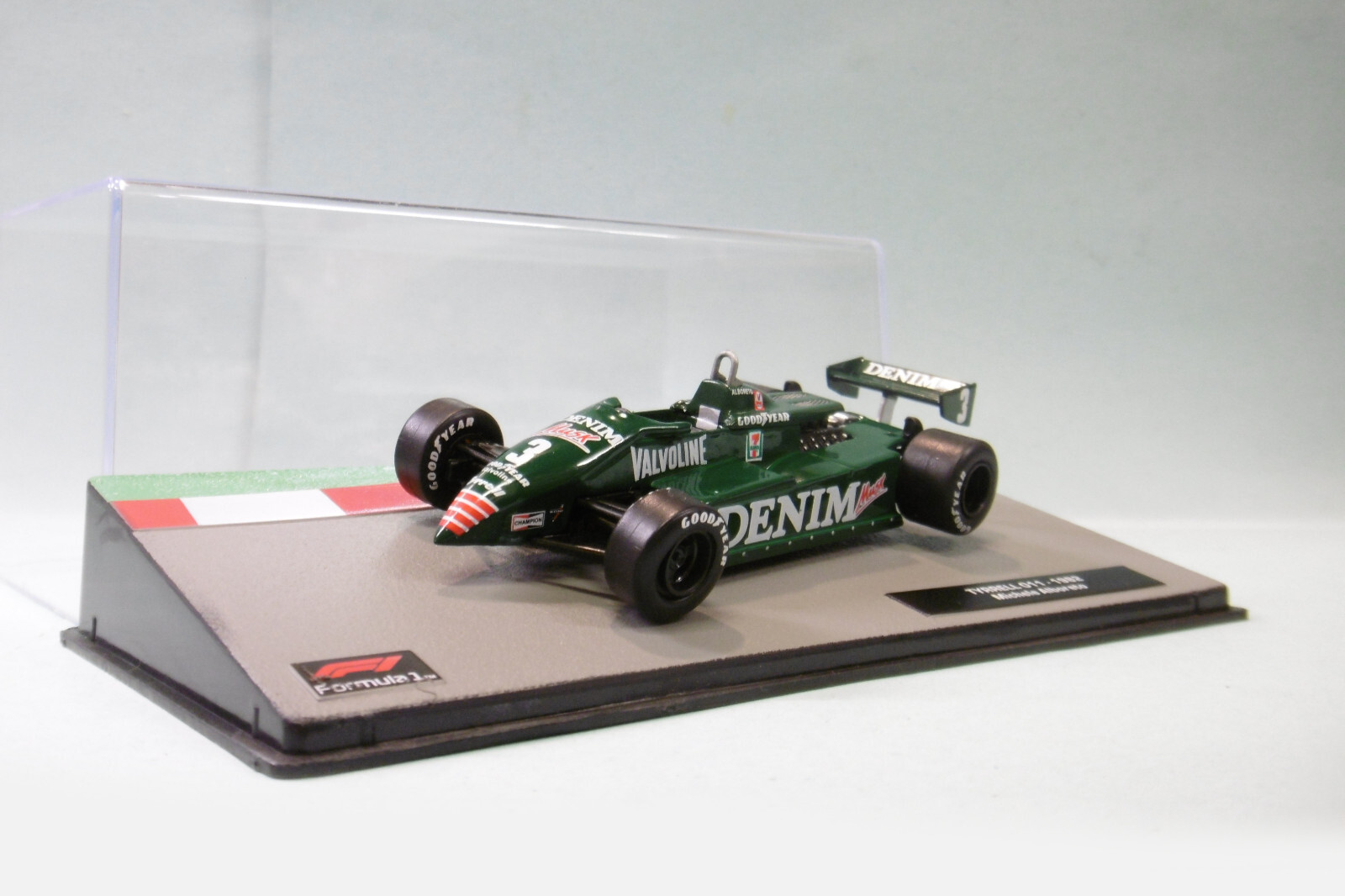 F1 TYRRELL 011 miniature de collection Altaya 1982 Alboreto voiture de sport