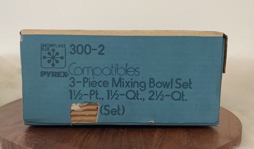 SEALED BOX - Pyrex Compatibles Snowflake Blue 300-2 Mixing Bowl Set (3 pc set) - Picture 3 of 7