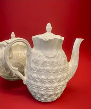A PINEAPPLE Spode Coffee Pot 8.75" tall Excellent USED made in England