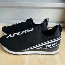 DKNY Slip-On Sneaker 8M Big Logo front