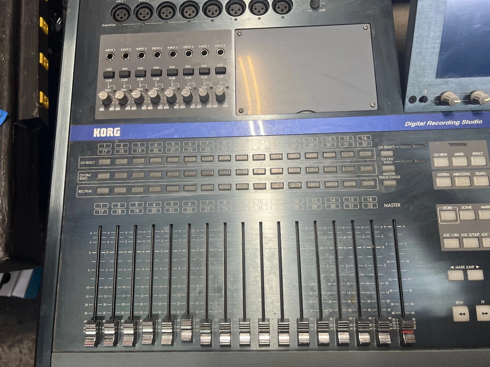 KORG D32XD 32 TRACK DIGITAL RECORDER.. AS IS - Does Not Power Up - Image 3 of 4