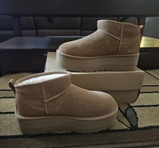 UGG Classic Mini Platform Women's Boot, Size 9 - Chestnut