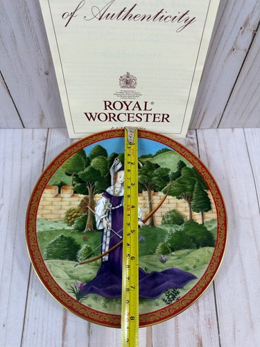 NEW!Past Times Royal Worcester The medieval ladies collection Archery #790 Plate - Picture 6 of 15