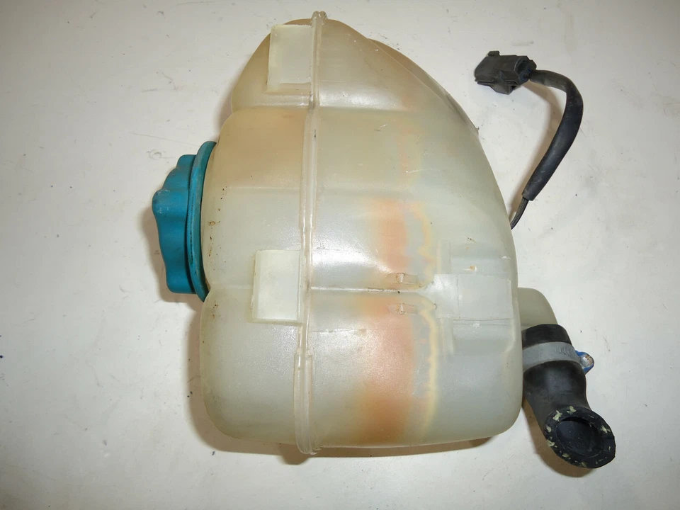 1999 年沃尔沃 S70 GLT 2.4L 升涡轮冷却剂储备 — 第 4/4 张图片