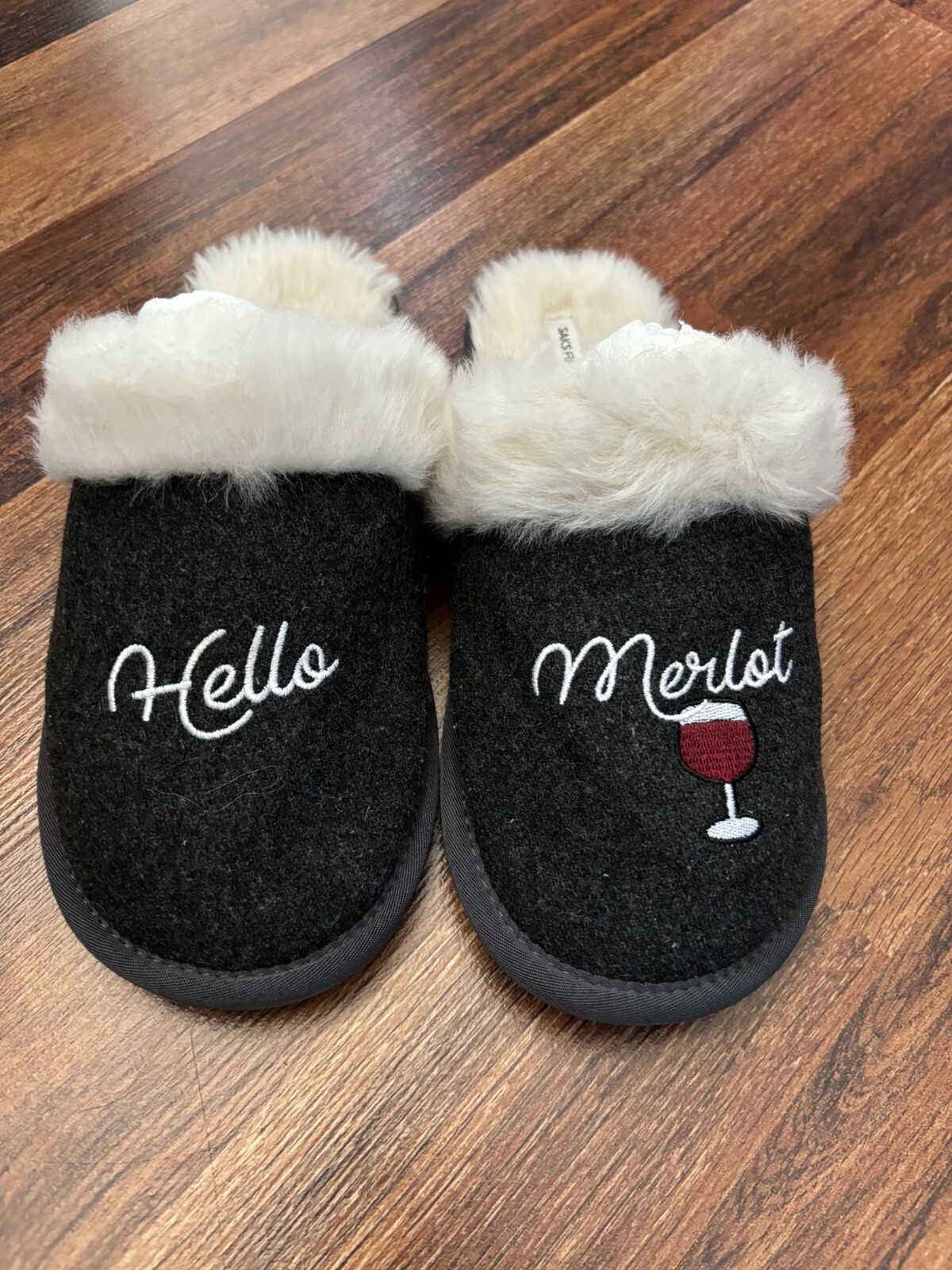 SAOLA Pantofole Saks Fifth Avenue Hello Merlot Wine Mule S M foderate in pelliccia sintetica suola rigida