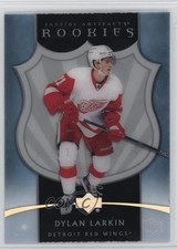 2022-23 Upper Deck Artifacts 2005-06 Clear Cut Retro Rookies Dylan Larkin 11ur