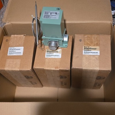 Raychem Pentair AMC-2B-2 Double-Pole Line-Sensing DigiTrace Thermostat 22 AMPS