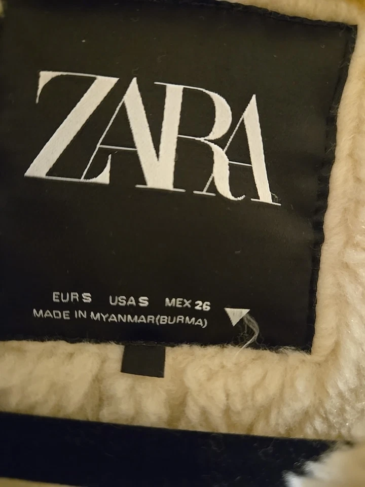 Zara черный искусственной кожи кремовый флисовый воротник куртка размер маленький - Изображение 2 из 4