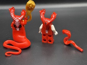 Lego 9445 Ninjago Rise of the Snakes Fangtom-General with Staff and Fangdam