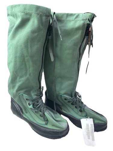 New With Tags USAF Boots, Mukluks Extreme cold Weather N-1B Size medium - Picture 1 of 8