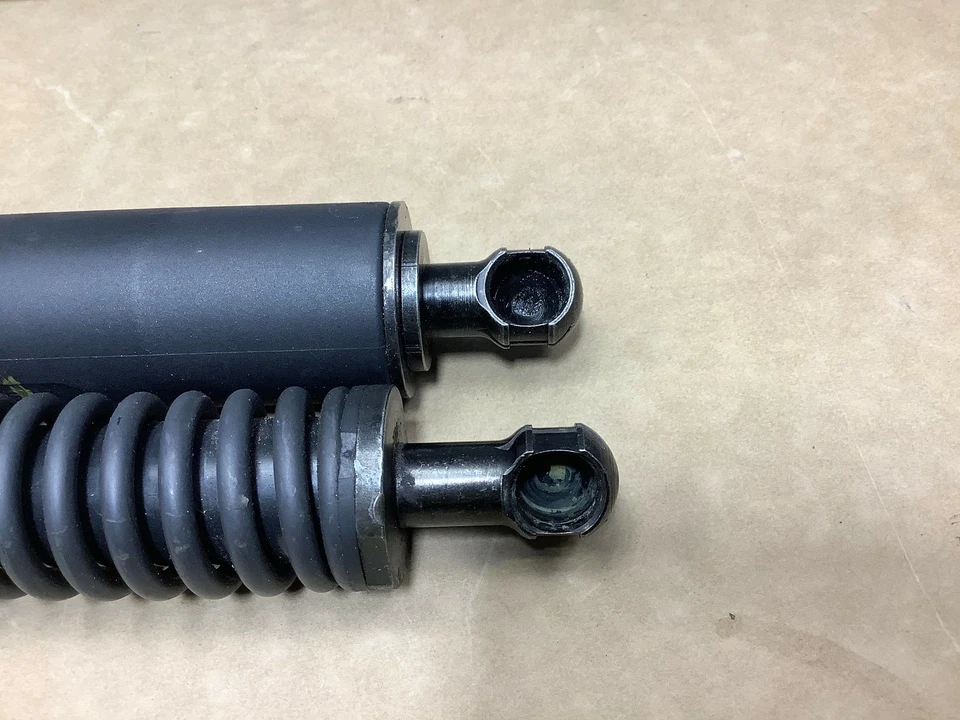 2005 VOLKSWAGEN TOUAREG 7L PORTA TRASEIRA PORTA ELEVATÓRIA ESQUERDA E DIREITA APOIO DE SUSPENSÃO FABRICANTE DE EQUIPAMENTO ORIGINAL+ - Imagem 4 de 4