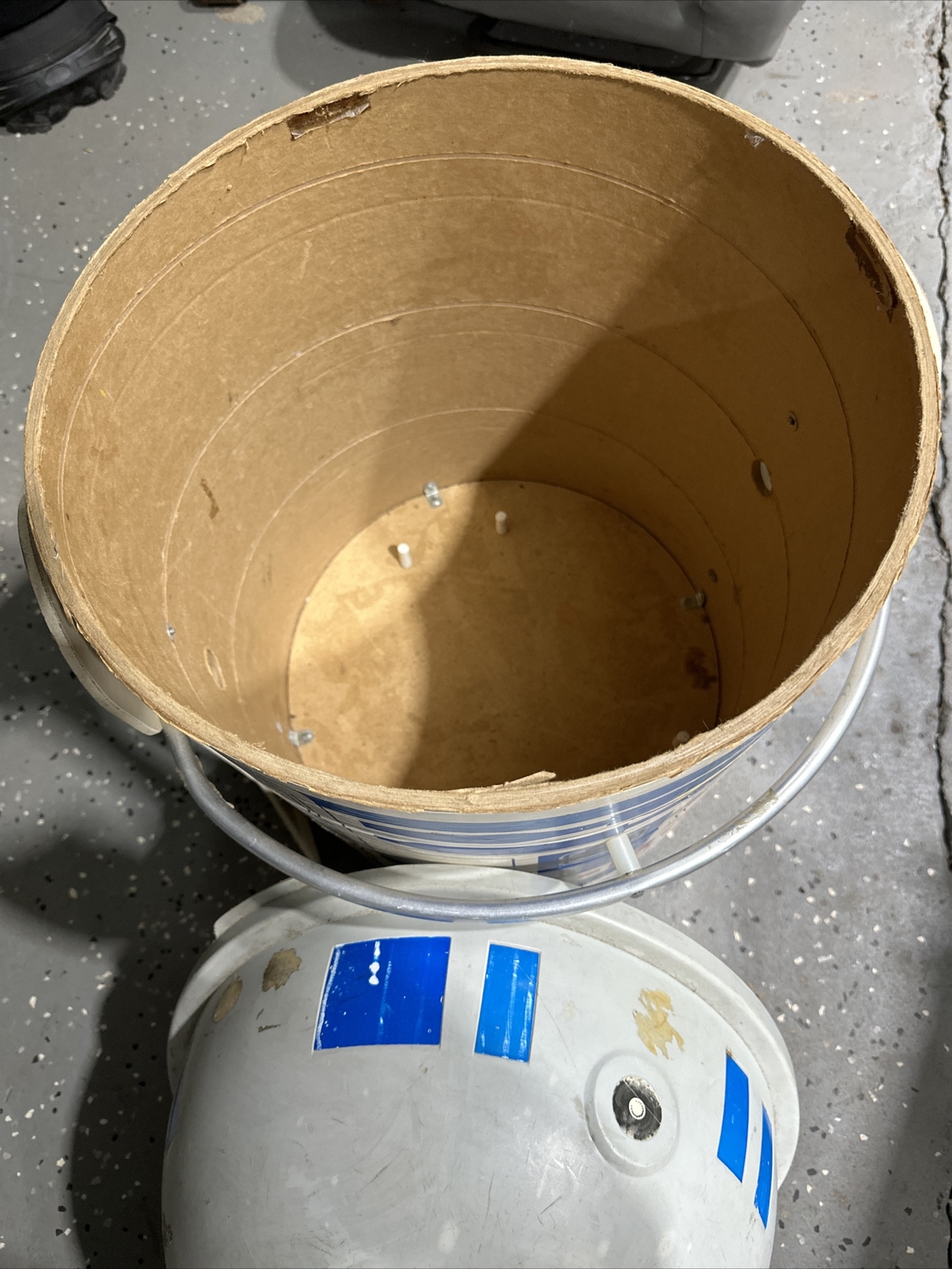 1983 Star Wars R2 D2 Toy Toter Toy Box Almost 3ft Tall Rolling Wheels 1983-star-wars-r2-d2-toy-toter-toy-box-almost-3ft-tall-rolling-wheels