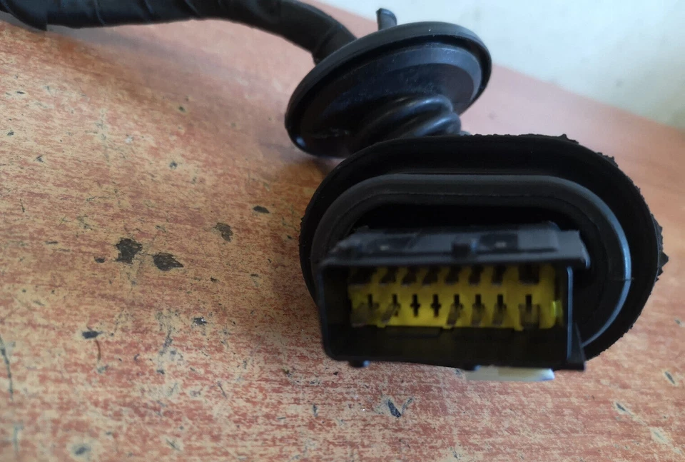 PEUGEOT 208 GT LINE 2016 PASSENGER SIDE REAR LEFT DOOR WIRING LOOM 9803957080 - Image 2 of 4