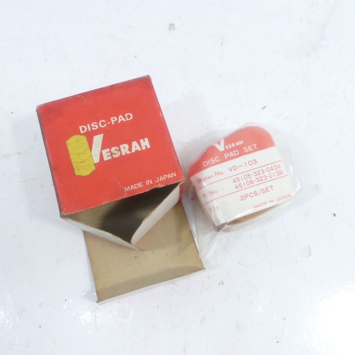 78様 Honda CB 250 / 500 / 550 EZ:78 Brake Pads 45105-323-043 Original