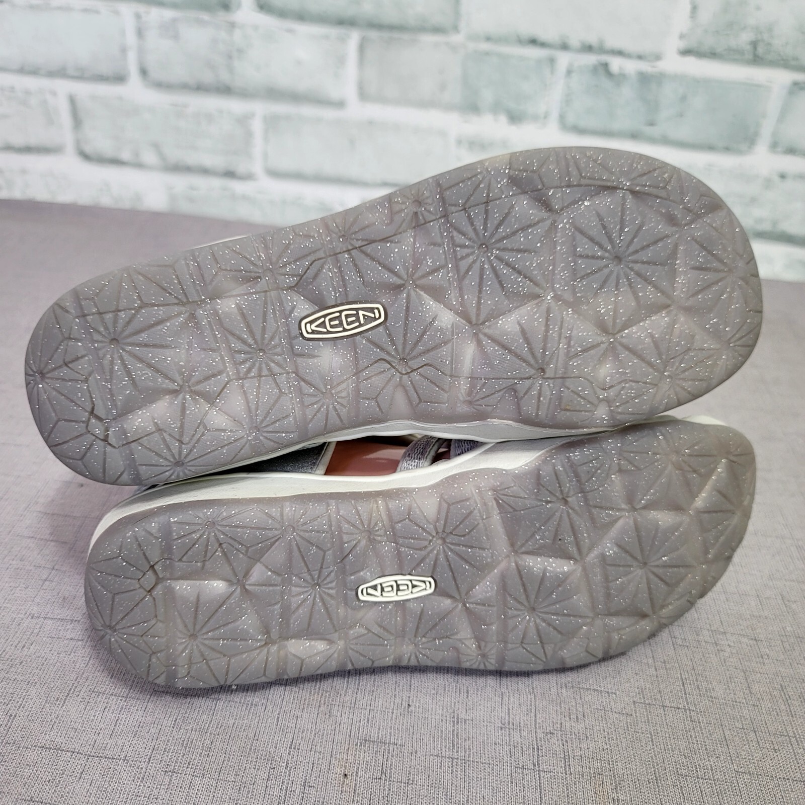 Sandali da pescatore Keen donna 6 Moxie argento punta chiusa cinturino lavabili