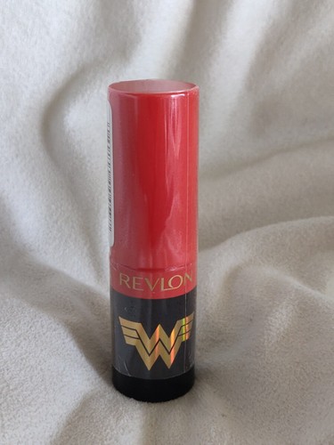 Wonder Woman 84 Makeup Love That Red #725 Red Lipstick NEW - Picture 2 of 2