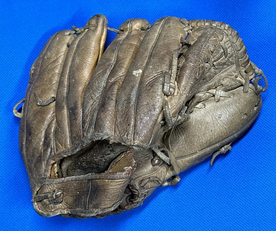 Bill Virdon Autographed Vintage Glove - Image 4 of 4