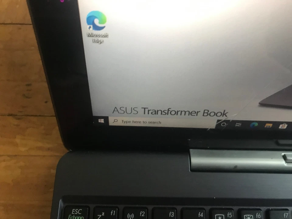 ASUS Transformer Book T100TA 10.1" CPU 2374,1.33MHz,2 GB Ram,30GB HDD AS-IS - Image 4 of 4
