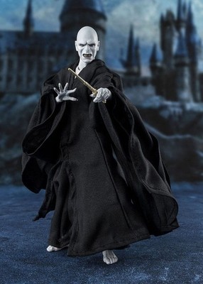 Harry Potter und der Stein der Weisen S.h. Figuarts Actionfigur Lord Voldemor