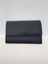 LOUIS VUITTON Multicle 6 Taiga BLK Leather BLK Women's