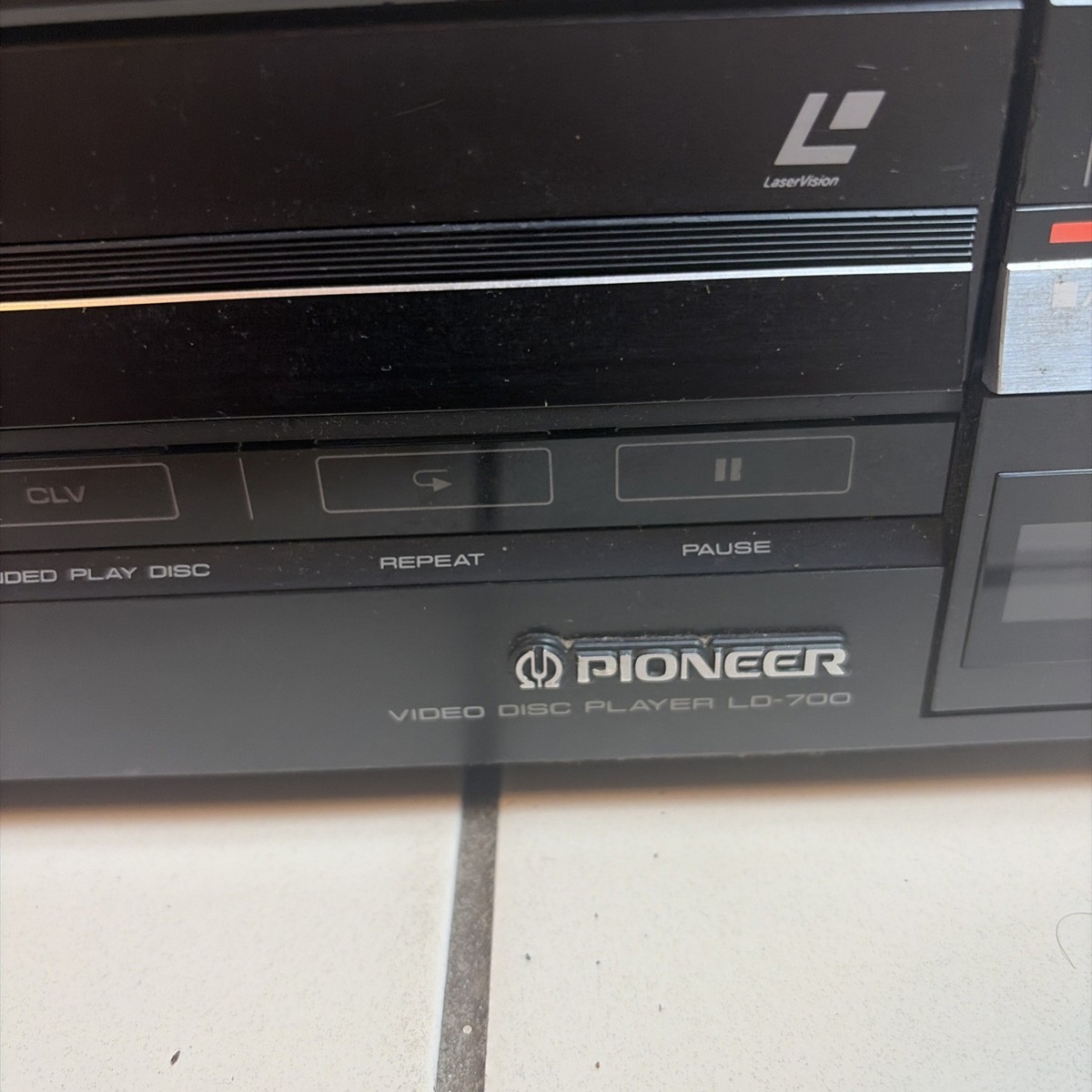 Pioneer LD-700 12