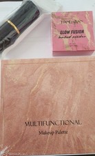 MAKEUP SET Includes a Palet Of Colors For The Face And Finish Powder