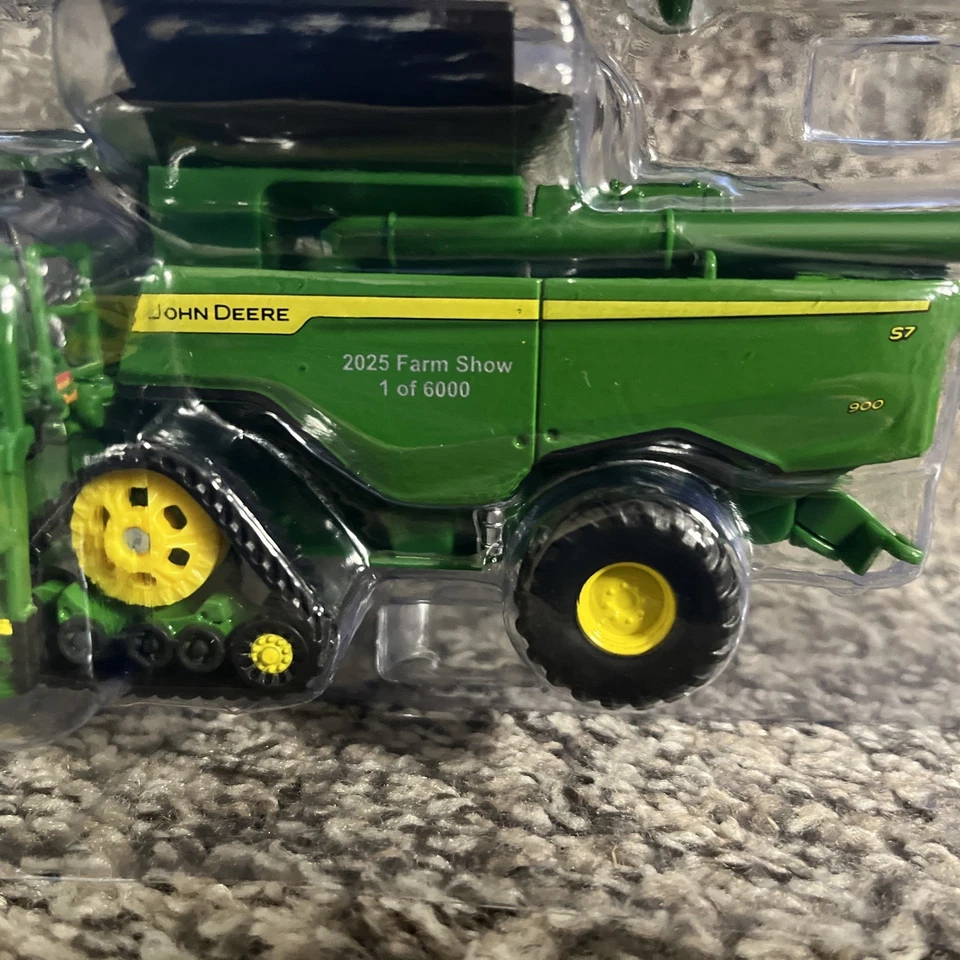 Ertl 1:64 2025 John Deere S7 900 Tracked Combine Farm Show Edition NEW! - Image 4 of 4