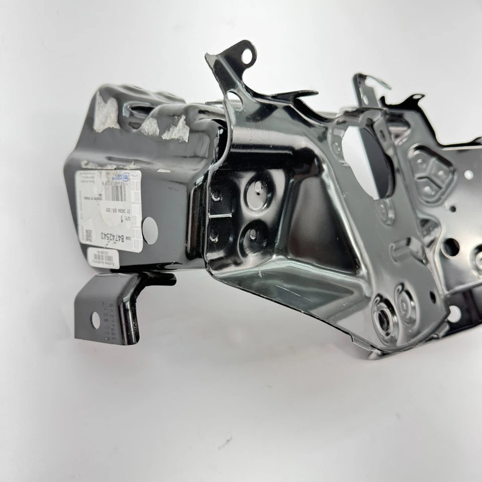 21-25 GMC YUKON Front Driver Side Bumper Cover Outer Support Bracket 84742543 - Image 2 of 4