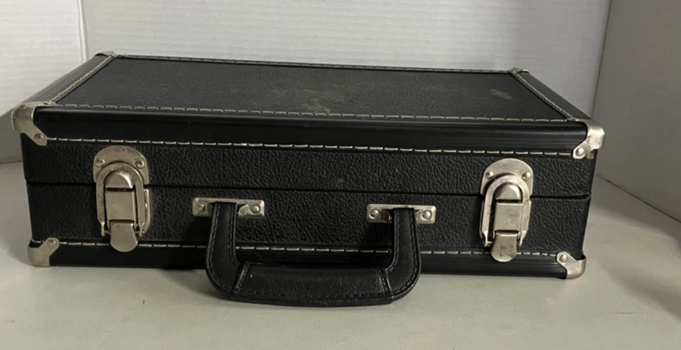 Clarinete Bundy Vintage y Estuche Rígido Bb Configuración Completa" Foto 2 de 4