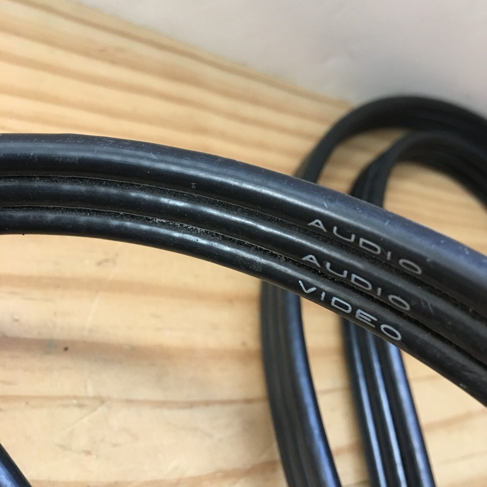 One Premium IRCA YCA Cable 6ft Metal Gold Plated Male / Male Red White