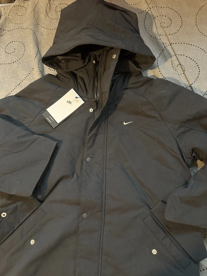 PARKA NIKE SYNTHETIC FILL METRO GROUND NEGRA TALLA L NIÑOS TALLA GRANDE $140.00 Foto 3 de 4