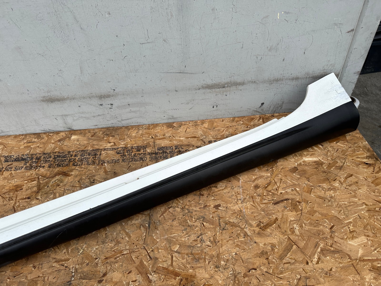 LEFT DRIVER SIDE SKIRT ROCKER PANEL ASSEMBLY 13-20 MASERATI QUATTROPORTE GTS