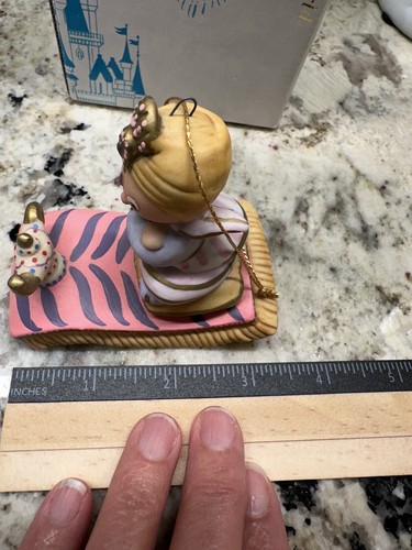 2 Vintage Disney It's a Small World Magic Carpet Ride Goebel Ornamente Weihnachtsbox - Bild 16 von 24