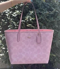 NWT CITY TOTE IN SIGNATURE CANVAS CAL49/powder Pink