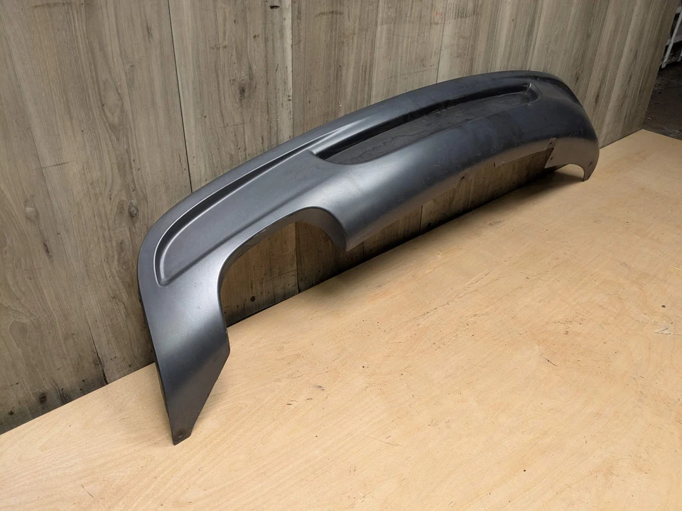 08-13 OEM BMW E82 E88 Rear M SPORT Bumper Lower Insert Single Exhaust Diffuser - Imagem 2 de 4