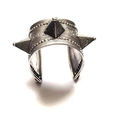 Rare open rigid cuff bracelet with spikes in silver - Berber - Amazigh - Tissint