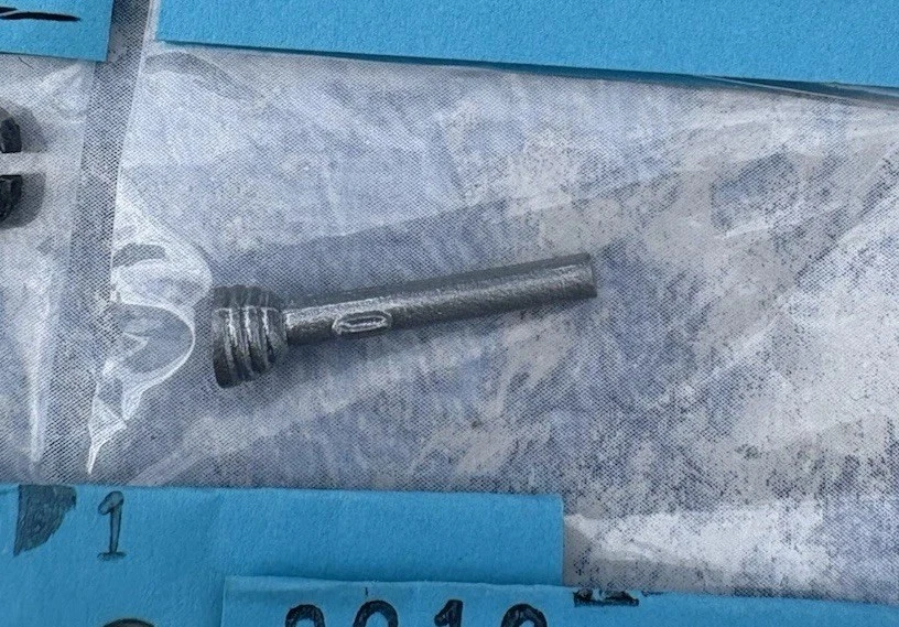 Набор из 7 винтажных миниатюрных ручных инструментов для кукольного домика. Island Crafts новые из старых запасов 1:12 читайте - Изображение 4 из 4