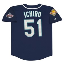 Ichiro Suzuki Autographs in 2015 Topps Allen & Ginter Baseball 19